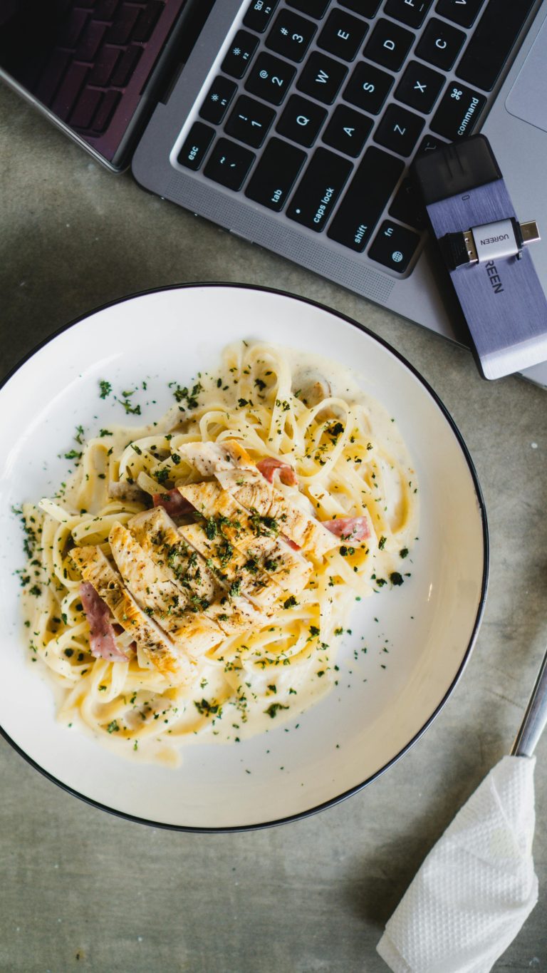 Creamy Chicken Alfredo That’s Rich, Comforting, and Made in One Pan